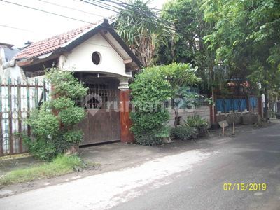 Rumah untuk Usaha 2 Lantai, Luas 20 x 40 m2, Lokasi Nol Jalan, Strategis, (ex, percetakan) 1