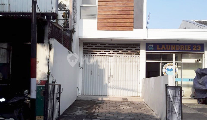 Shop House in West Dukuh Kupang Main Road, West Surabaya, Strategic location from Mayjen Sungkono Street through to Banyu Urip Street, Ready to Use.