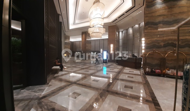 One Icon Residence Direct Access to Tunjungan Plaza 6