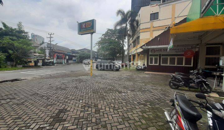 Raya Bukit Darmo Lokasi sangat Ramai 2