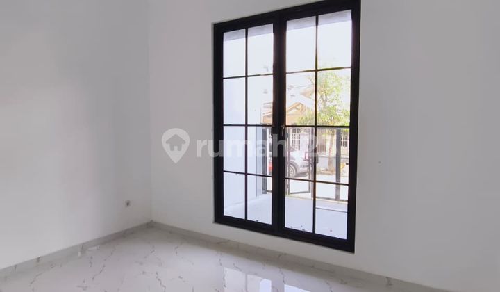 New Gres Minimalist House Klampis Semolo Barat Surabaya 2