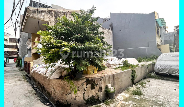 Chandra Land Position Hoek Land Area 120 Million in Jelambar