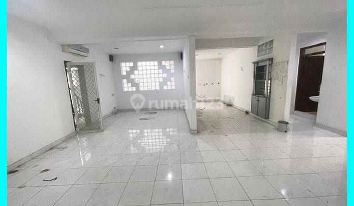 Chandra Disewa Rumah Uk 15x15m di Komplek Kavling Polri Jelambar 1