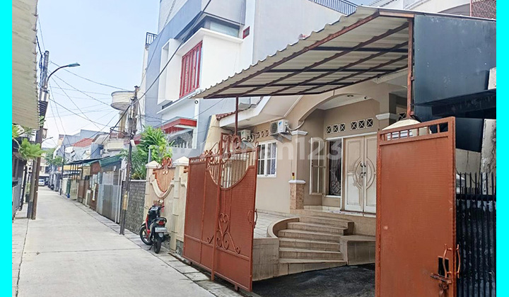 Chandra Rumah Ukuran 10X15m di Komplek Greenville Kebon Jeruk, Jakarta Barat