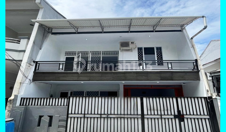 Chandra 6x15m south-facing house in the police housing complex.