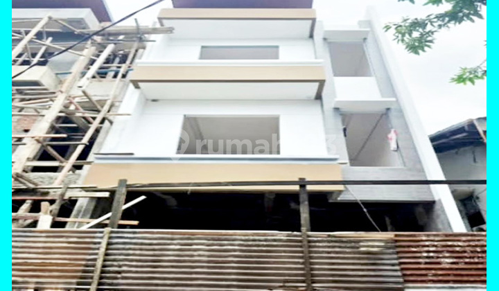 Chandra Rumah Baru Ukuran 5X15m di Komplek Taman Ratu