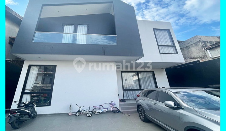 Chandra Rumah semi furnish luas tanah 252m2 di jelambar Chandra Rumah semi furnish luas tanah 252m2 di jelambar