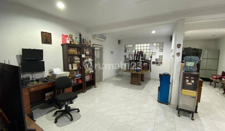  Chandra Rumah Bagus Lt 240m Lokasi Bagus di Kavling Polri Jelambar 3