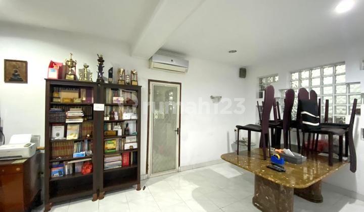  Chandra Rumah Bagus Lt 240m Lokasi Bagus di Kavling Polri Jelambar 10