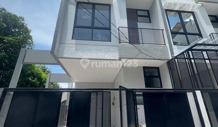 Chandra Rumah Baru Hoek 3 Lantai Hadap Selatan di Komplek Kavling Polri  2
