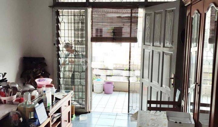 Chandra Rumah Lt 176m2 Lokasi di Jalan Raya Jelambar 1