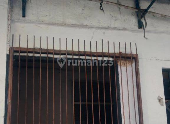 Chandra Rumah Plong 3 Lantai Uk 4.5x12m Strategis Usaha di Jelambar 1