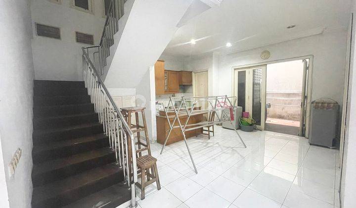 Chandra Rumah Lt 225m2 Lokasi Bagus di Komplek Kavpolri  1