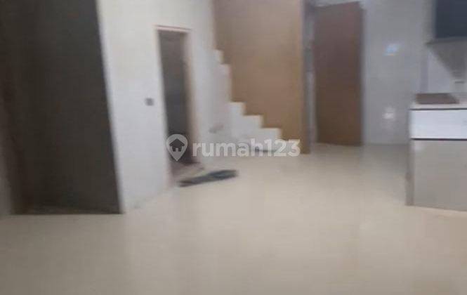 Chandra Rumah Disewa Uk 5x20m di Jelambar 1