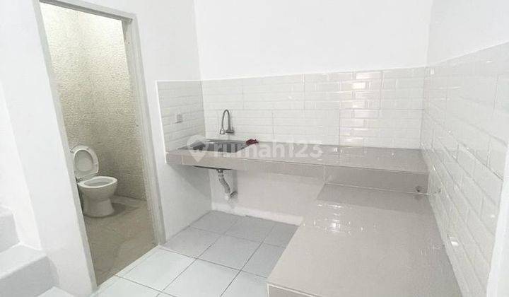 Chandra Dijual Ruko Full Renovasi Uk 4x17m di Jalan Raya Jelambar 2