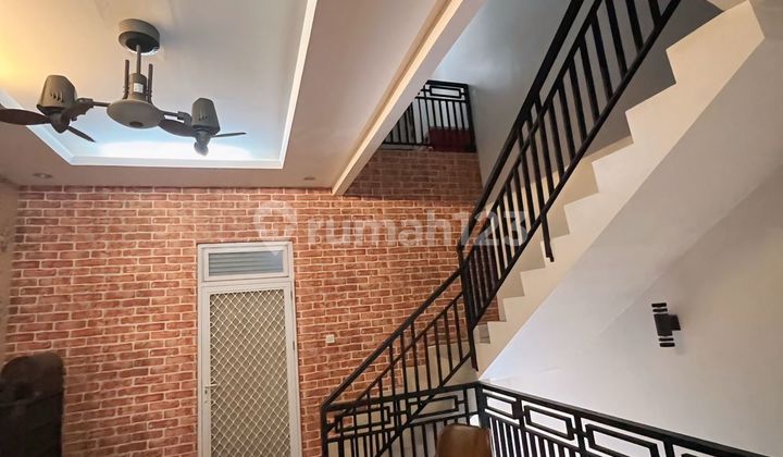 Chandra rumah ukuran 5x20m di komplek greenville kebun jeruk 2