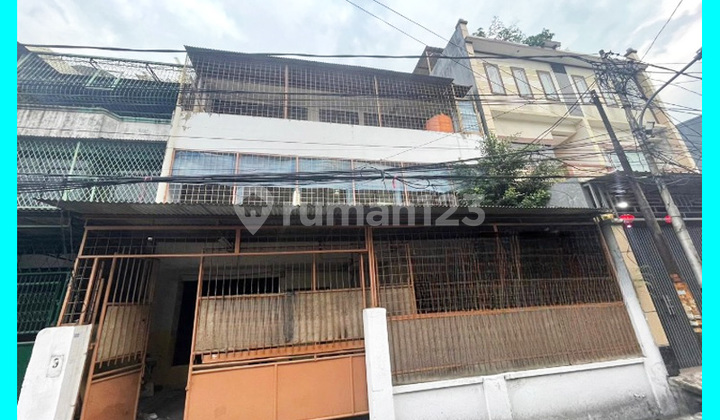 Chandra Rumah Ukuran 10.3X20m di Jelambar Chandra Rumah Ukuran 10.3X20m di Jelambar