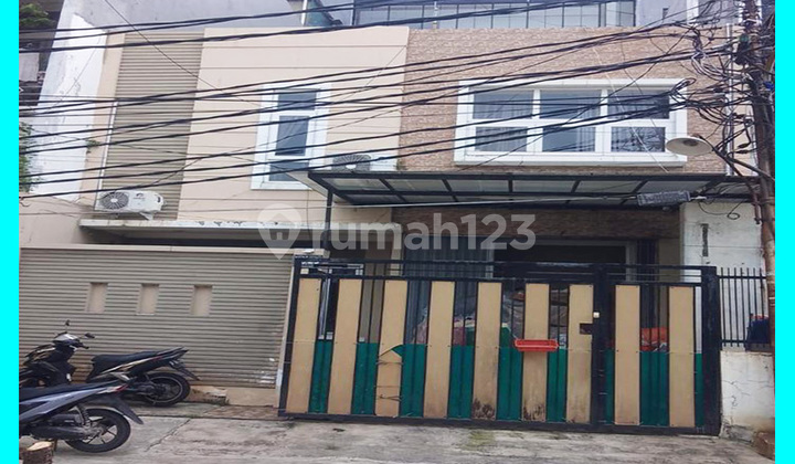 Chandra Rumah ukuran 8x15m di Muara Karang jakarta utara