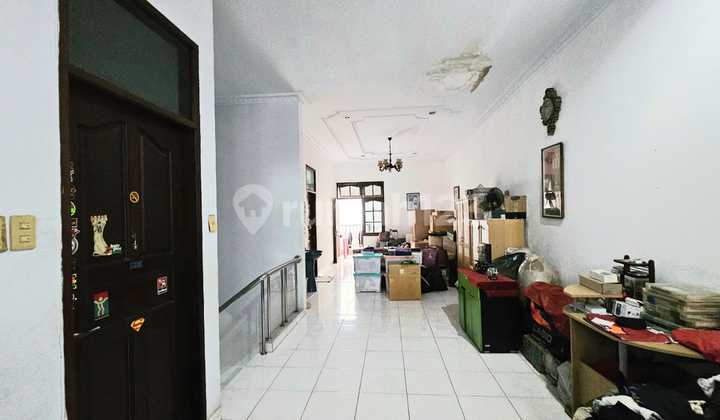 Chandra Rumah 2 Lantai Ukuran 7X25m di Komplek Taman Harapan Indah Jelambar 2