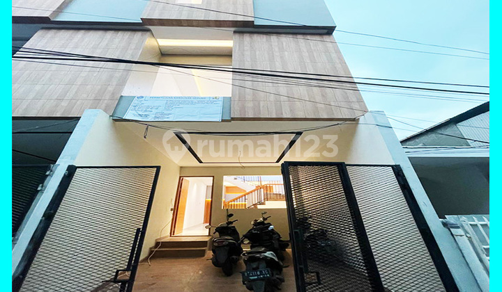 Chandra Rumah baru semi furnish uk 3.5x11m di Tanjung Duren