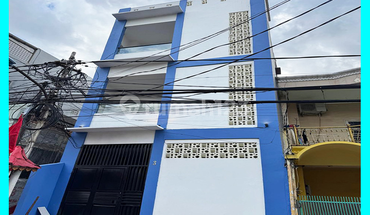 Chandra 3-Story Boarding House in Tanjung Duren, West Jakarta 1