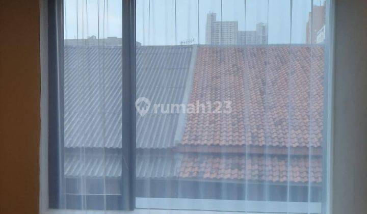 Chandra Rumah Baru Dan Mewah 3 Lantai di Jelambar Luas 75m2 2