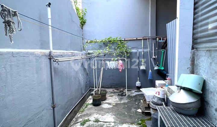 Chandra Rumah Ukuran 10X20m di Komplek Kavling Polri Jelambar 2