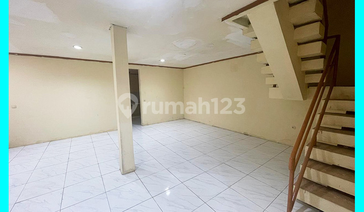 Chandra Disewa Rumah Ukuran 7X18m di Jelambar