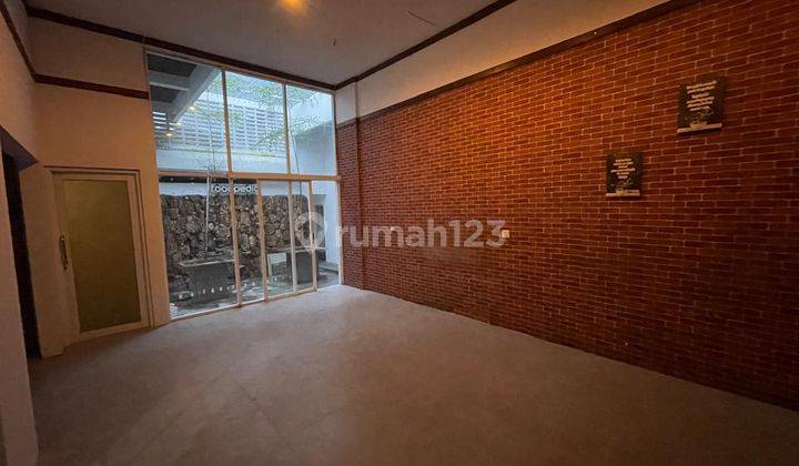chandra Disewa rumah uk 13x20m di jalan raya komplek kavling polri 2