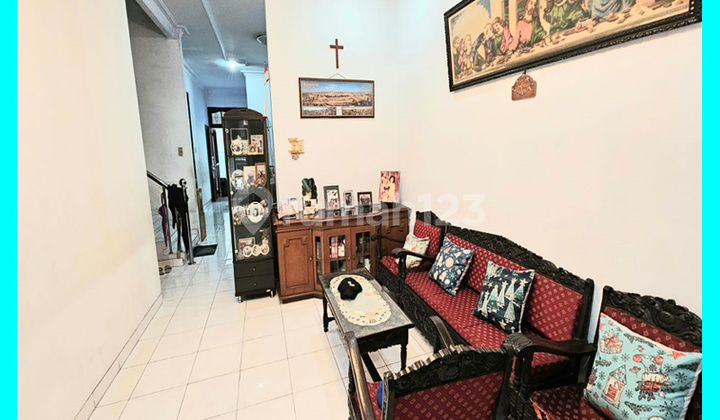 Chandra Two-Story House Size 7x25m in Taman Harapan Indah Complex, Jelambar