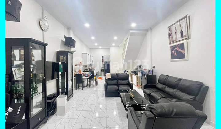 Chandra House Size 5x20m Facing South in Jelambar