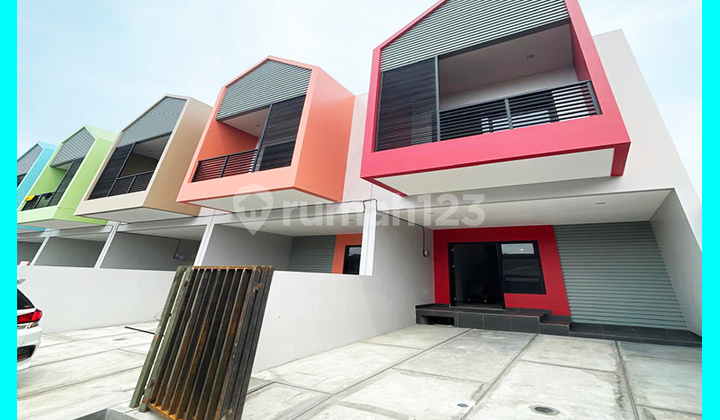 Chandra rented a 4x15m house in Cengkareng. Chandra rented a 4x15m house in Cengkareng.