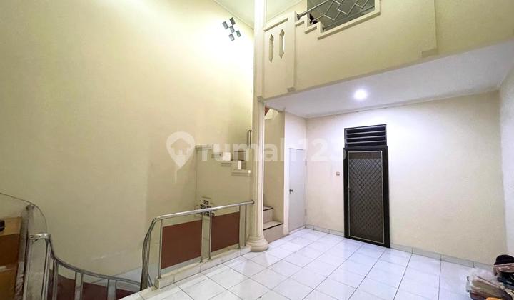 Chandra Rumah Ukuran 5.7X20m di Komplek Kavling Polri 2