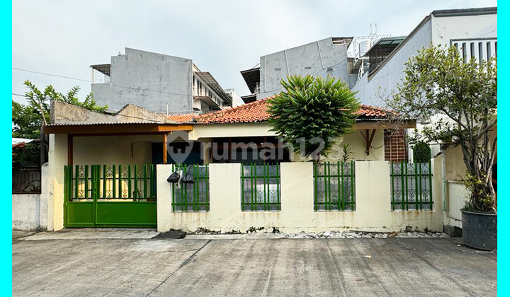 Chandra Rumah Tua 12x17 lokasi strategis di Duri Kepa