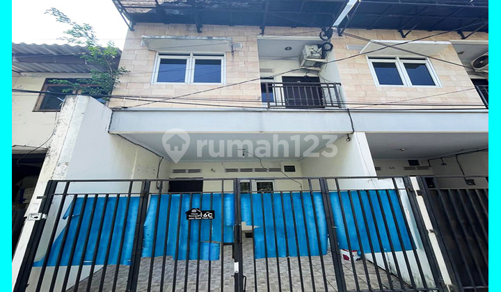 Chandra Disewa rumah ukuran 4x11m di Tanjung Duren 1