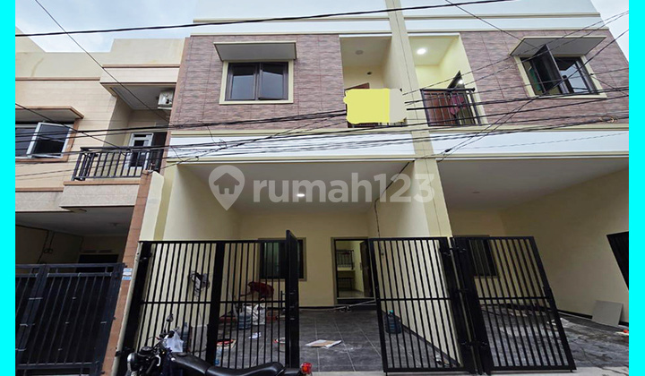 Chandra Rumah Baru Ukuran 4X13m di Tanjung Duren