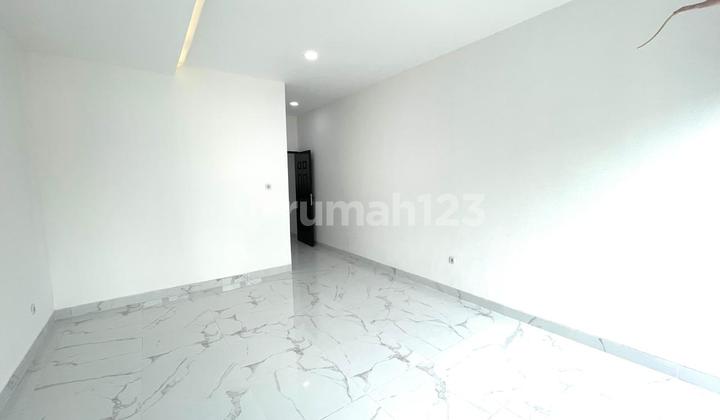 Chandra Rumah Baru Ukuran 4X14.75m Jalan Lebar di Duri Kepa 2