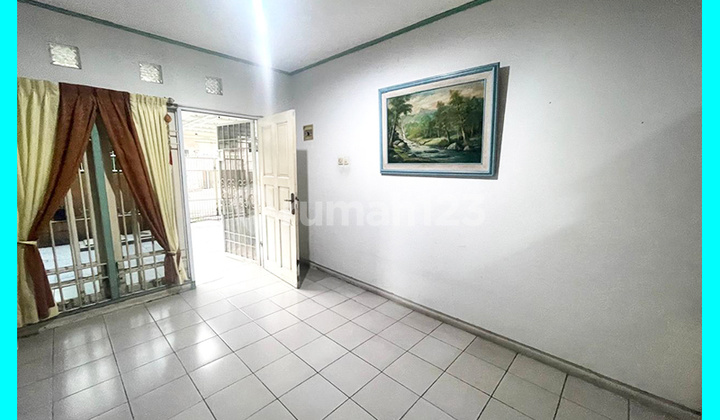 Chandra Rents a 9x20m House in Dutamas Complex Chandra Rents a 9x20m House in Dutamas Complex