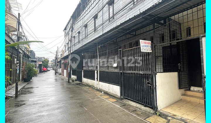 Chandra Disewa rumah ukuran 5x8m di jelambar Chandra Disewa rumah ukuran 5x8m di jelambar