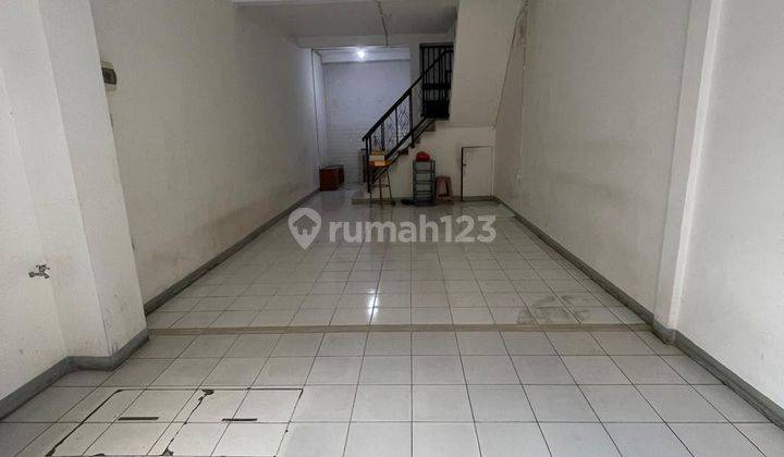 chandra Rumah ukuran 4x12m jalan 2 mobil di Jelambar 2