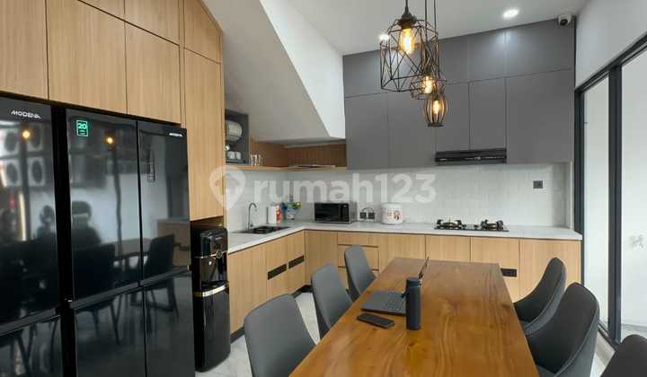 Chandra Kost 32 Rooms in Kemanggisan, West Jakarta 2