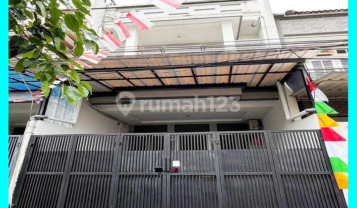 Chandra Rumah Semi Furnish Uk 5X17m di Tomang