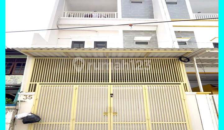 Chandra Semi-Furnished House Size 4.5X12.5m in Tanjung Duren Chandra Semi-Furnished House Size 4.5X12.5m in Tanjung Duren