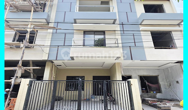 Chandra Rumah Baru Ukuran 4X16m Jalan Lebar di Duri Kepa