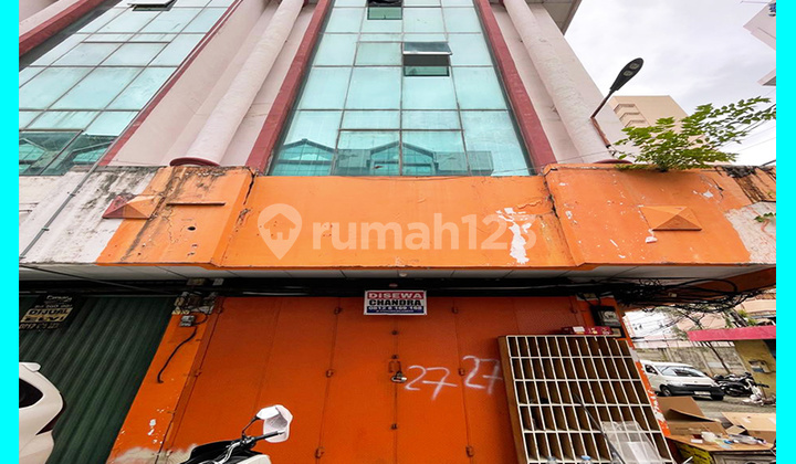 Chandra Leased a 5x15m Shop Unit in the Sentra Latumenten Jelambar Shop Complex.