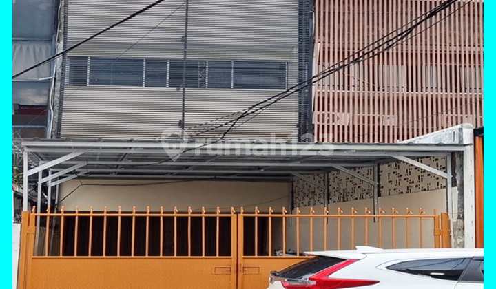 Chandra Shop House, 4x22m size, on the main road in Pejagalan, Pekojan, West Jakarta. Chandra Shop House, 4x22m size, on the main road in Pejagalan, Pekojan, West Jakarta.