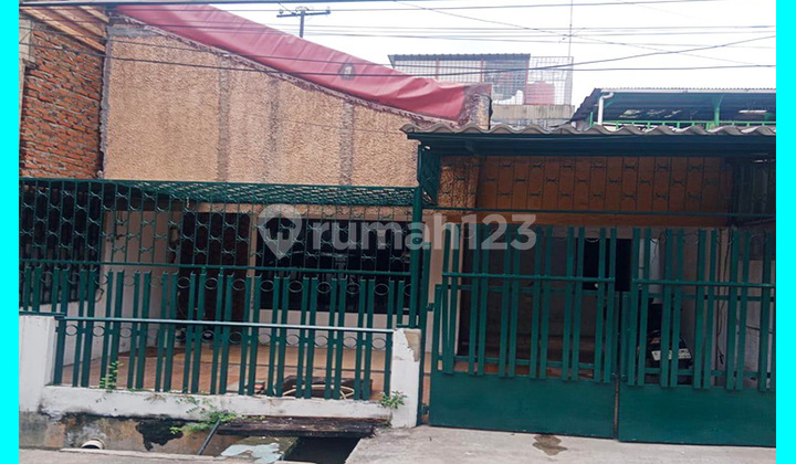 Chandra Disewa Rumah Ukuran 6X20m di Komplek Kavling Polri