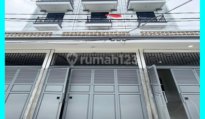 chandra Rumah baru uk 4x20m di komplek taman ratu