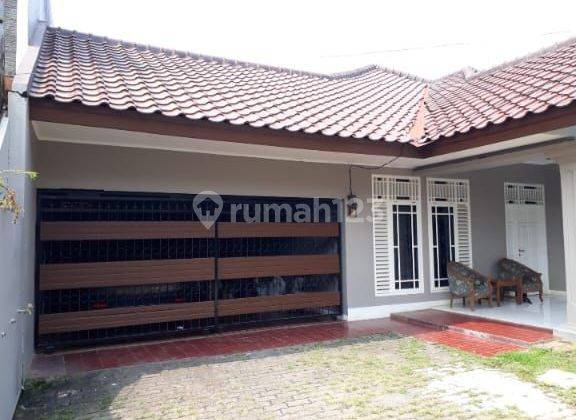 RUMAH LUAS DI KEBUN JERUK 1