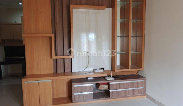 Rumah Bagus Semi Furnished di Komplek Riung Bandung 2